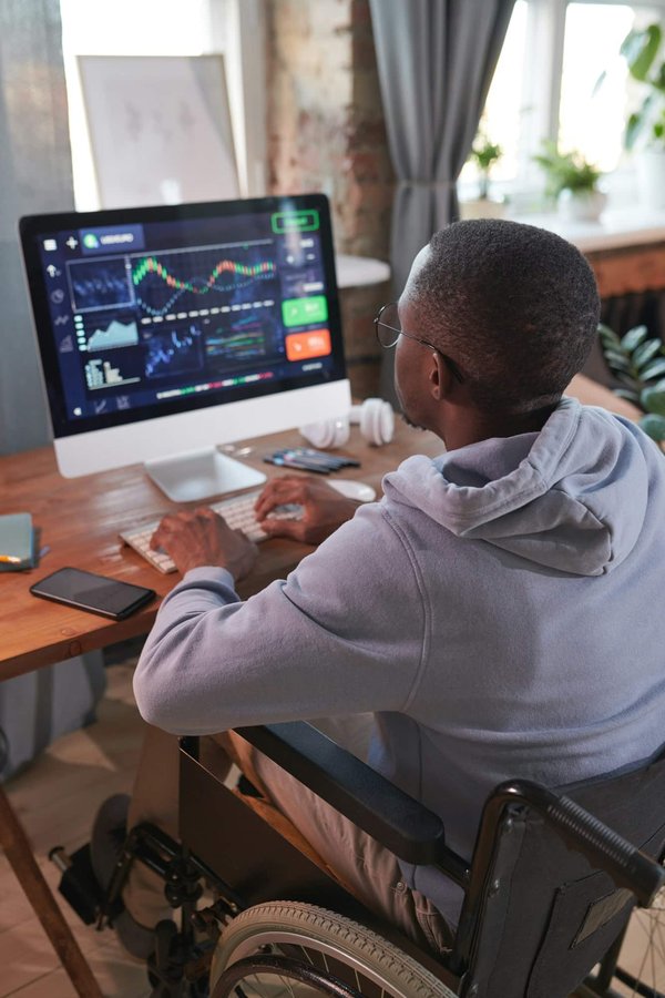 Maîtrisez votre communication avec une plateforme SMS, MMS, Courrier